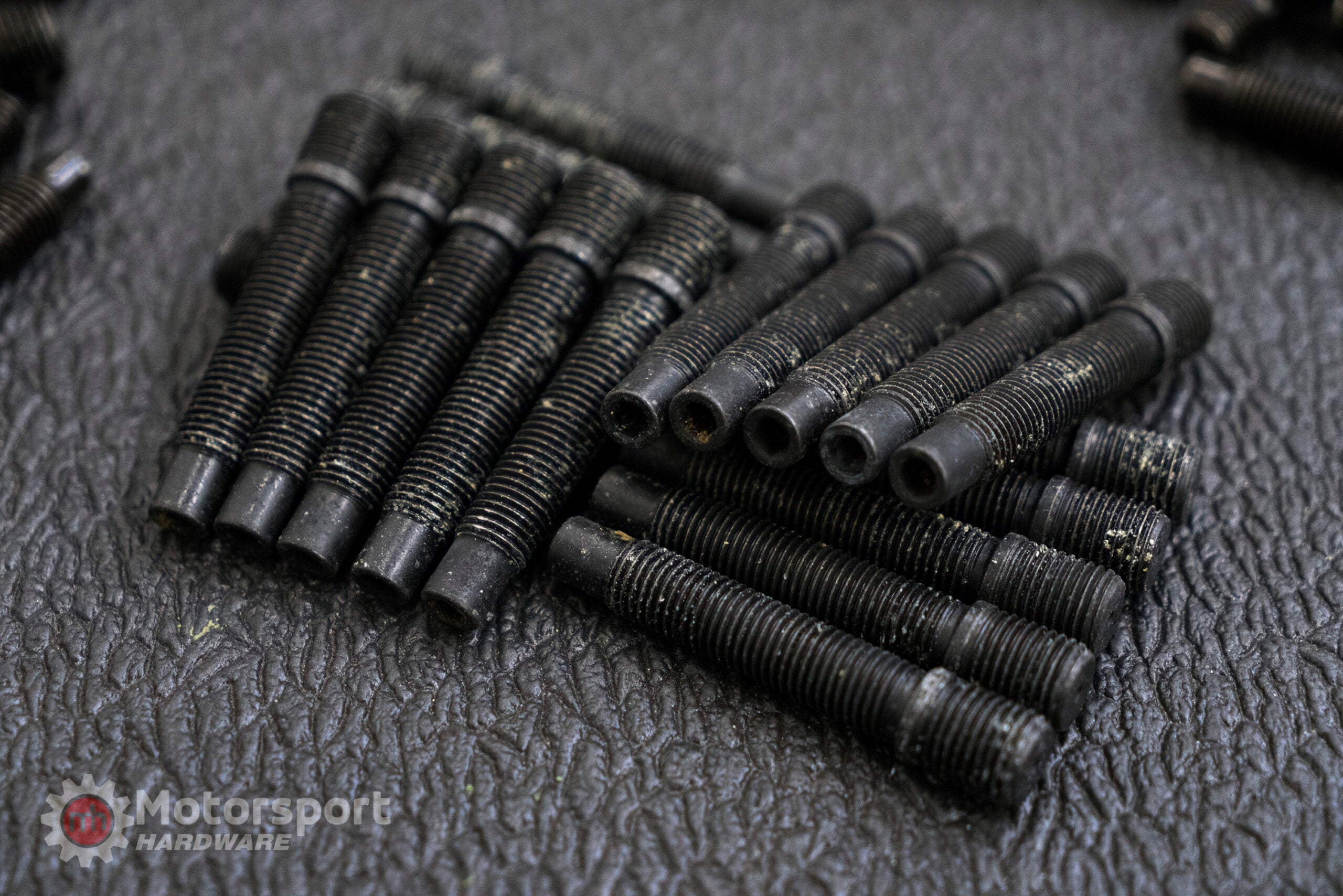 Motorsport Hardware - *ADAPTER / CONVERSION STUD 14×1.5-12×1.5* 78mm Black Bullet Nose Stud Kit